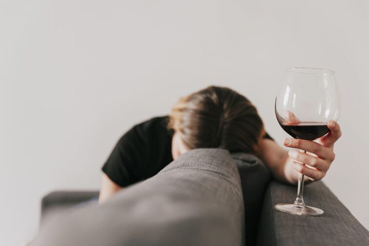 Emakumeentzako alkohol kalteak